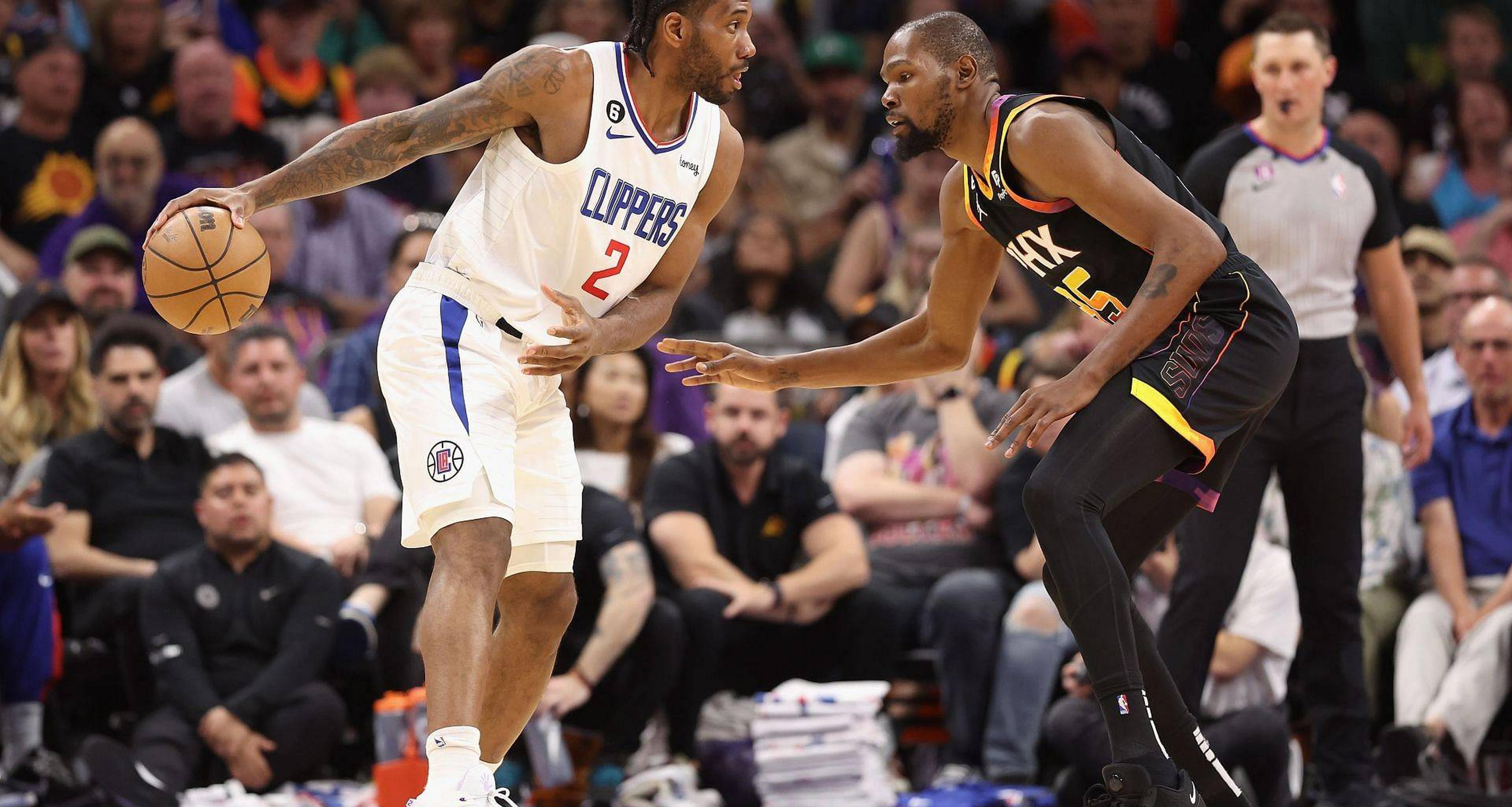 VAR 看了这么久，在犹豫什么？（VAR看了半天，还在等什么？）