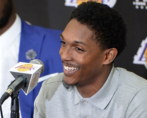 记录报：C罗并不会被追加禁赛，可以正常参加世界杯小组赛（记录报：C罗无需追加停赛，将照常出战世界杯小组赛）