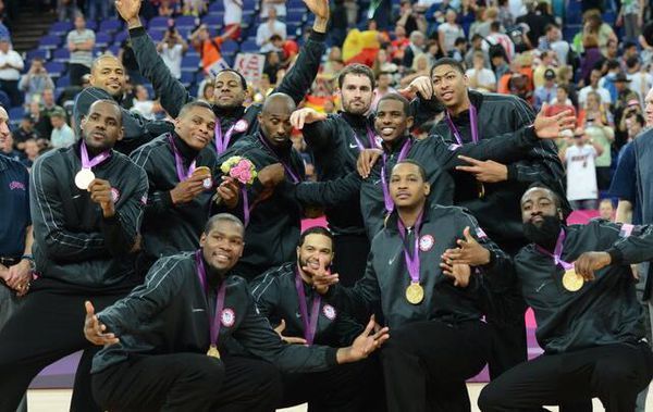 詹姆斯5中0一分未得，里夫斯扛起进攻大旗，首节湖人领先（詹姆斯5投0中零分，里夫斯挑大梁，湖人首节领先）