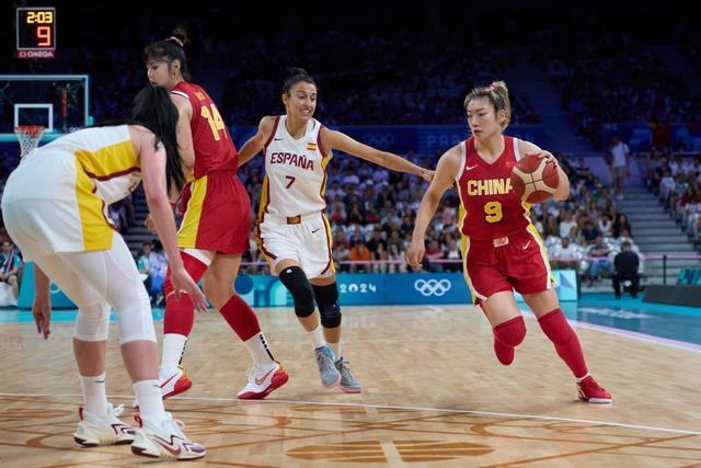 都灵官方：瓦尼亚蒂卸任体育总监一职，佩特拉奇重新接手（都灵官宣：佩特拉奇回归接任体育总监，瓦尼亚蒂卸任）