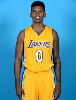 2平4负，海港为亚冠东亚赛区唯一一支还未取胜的俱乐部（2平4负，海港成亚冠东亚区唯一未尝胜绩球队）