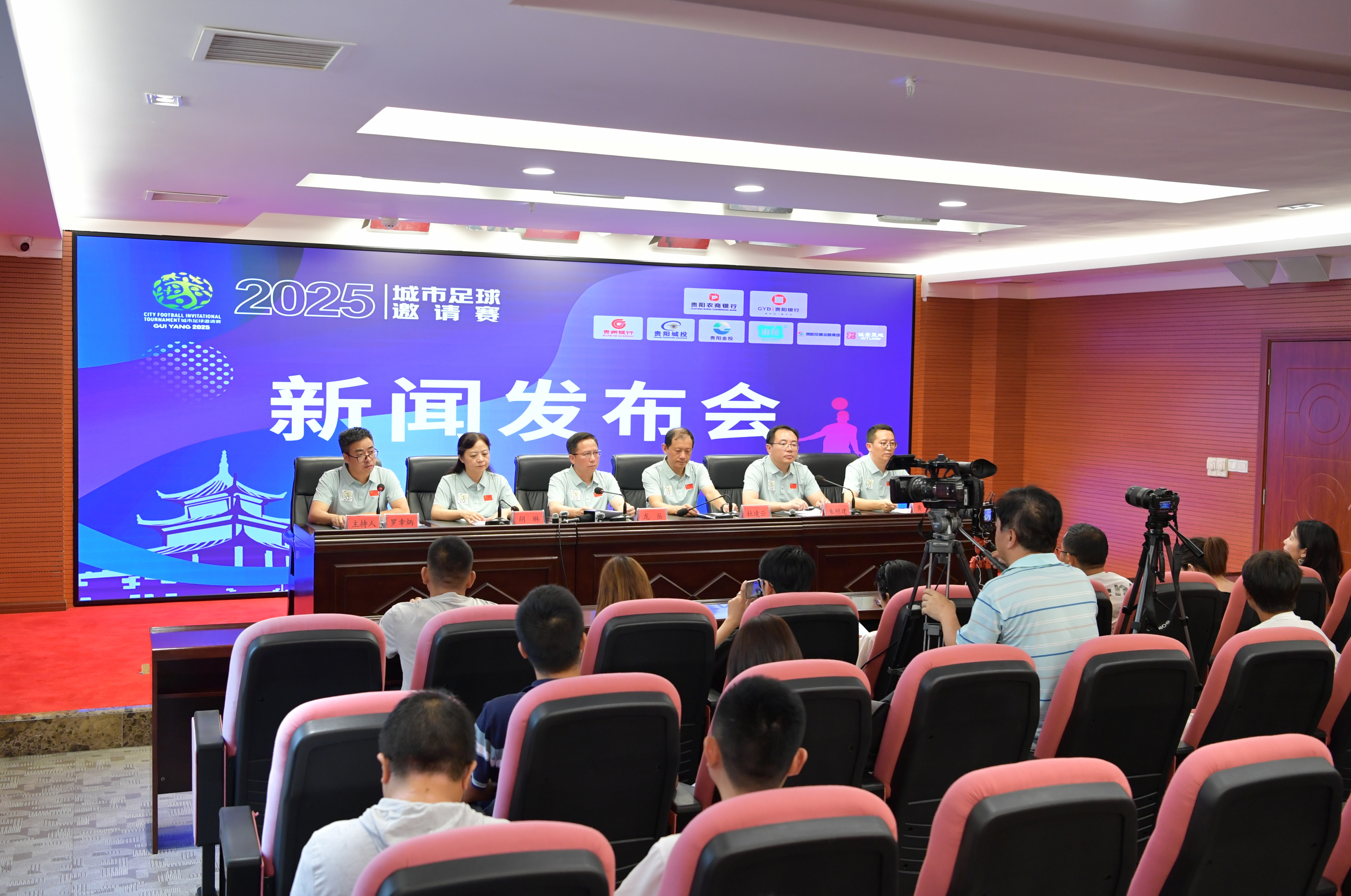 勒布朗·詹姆斯连续得分上双场次定格在1297场！NBA历史第一（詹姆斯连续得分上双纪录定格1297场，NBA历史第一）