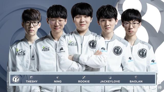 与几位年轻 与几位年轻